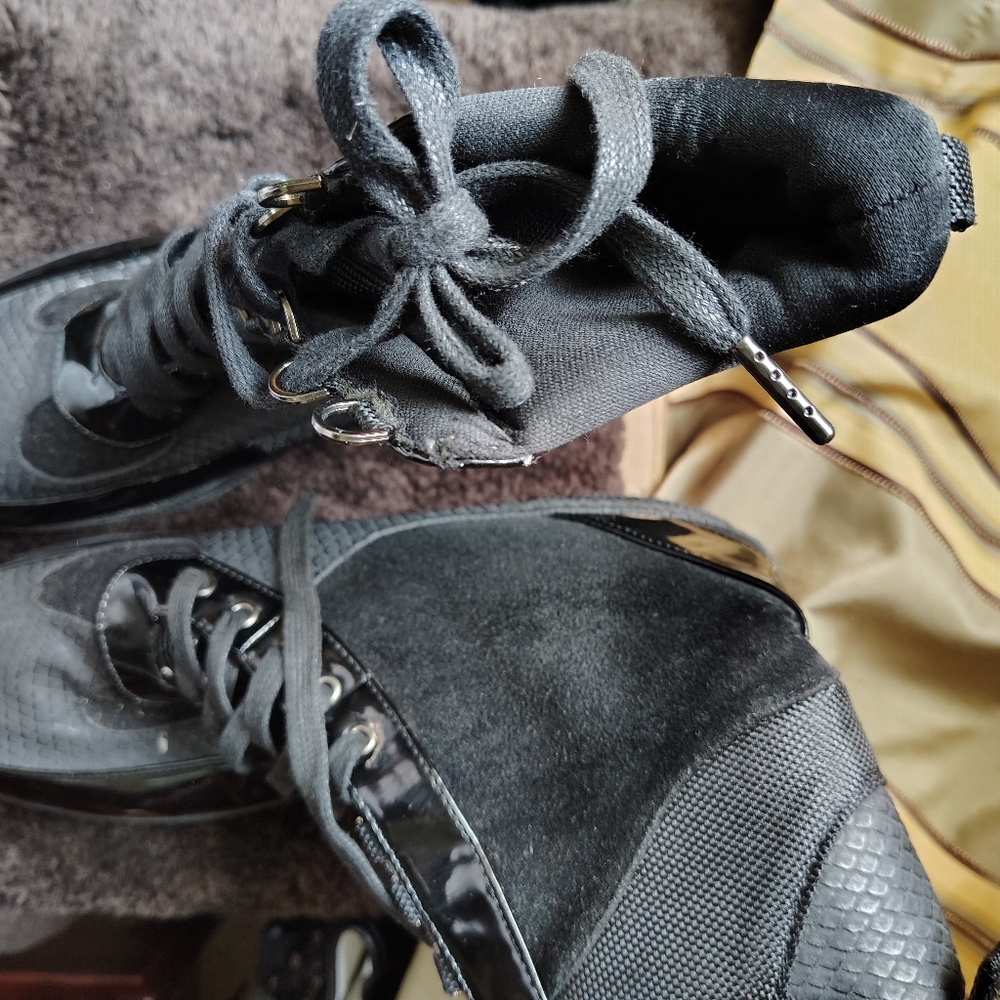 Ladies Combat boots MAKE A REASONABLE OFFER